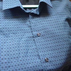 Men's Van Heusen Long Sleeve Shirt Size XL.